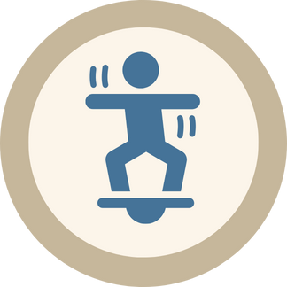 Eine skizzierte Person steht auf einem Balance-Board und versucht zu balancieren. Das Logo ist rund, in beigen Farben. Das Männchen ist schemenhaft in Blau dargestellt.
